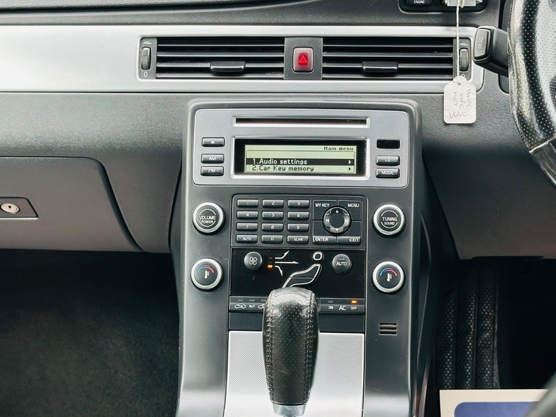 Used Volvo V70 2009 for sale - 78087631: Photo 33