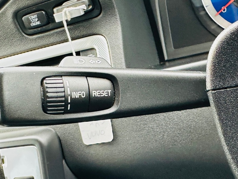 Used Volvo V70 2009 for sale - 78087631: Photo 39