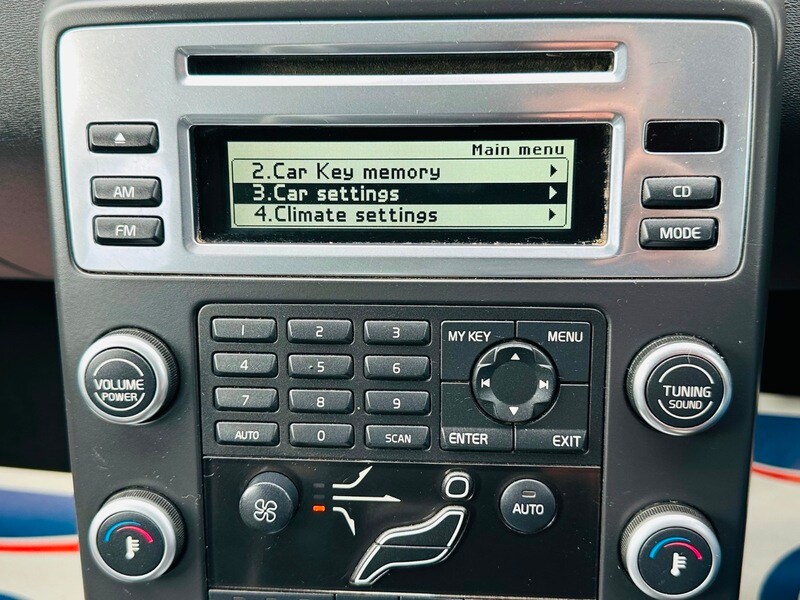 Used Volvo V70 2009 for sale - 78087631: Photo 41