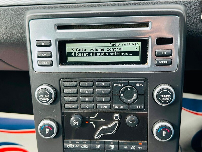 Used Volvo V70 2009 for sale - 78087631: Photo 44