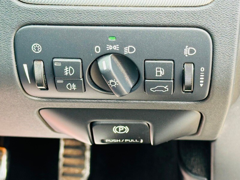 Used Volvo V70 2009 for sale - 78087631: Photo 45