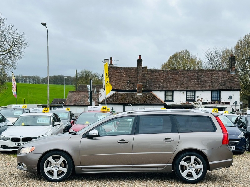 Used Volvo V70 2009 for sale - 78087631: Photo 8