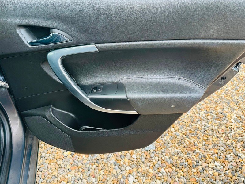 Used Vauxhall Insignia 2015 for sale - 78087629: Photo 28