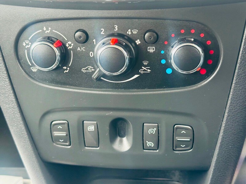 Used Dacia Sandero Stepway 2015 for sale - 78087598: Photo 40