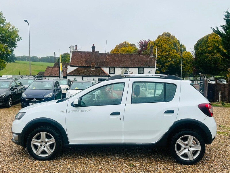 Used Dacia Sandero Stepway 2015 for sale - 78087598: Photo 8