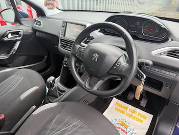 Used Peugeot 208 2013 for sale - 78911772: Photo
