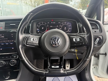 Used Volkswagen Golf 2018 for sale - 79487402: Photo