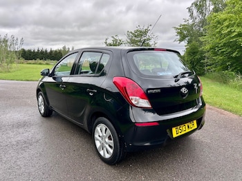 Used Hyundai i20 2013 for sale - 78789899: Photo