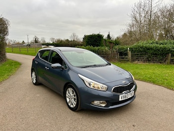 2013 (63) - 1.6 CRDi 2 EcoDynamics 5dr