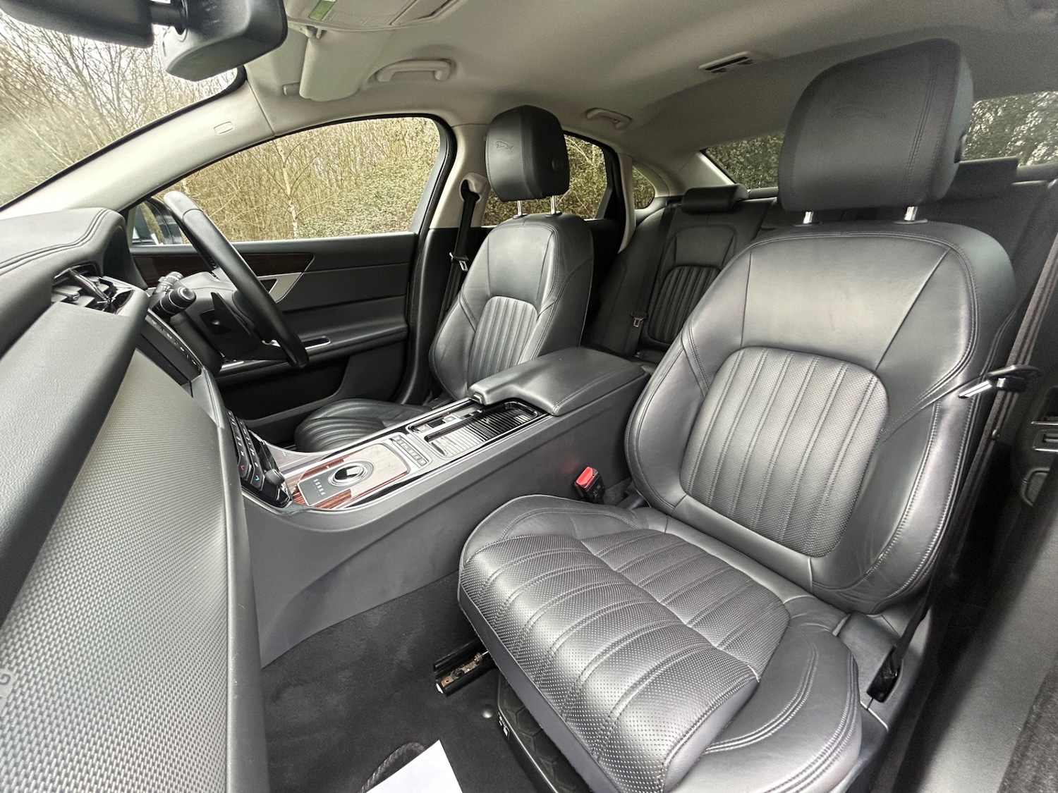 Used Jaguar XF 2017 for sale - 77735901: Photo 24