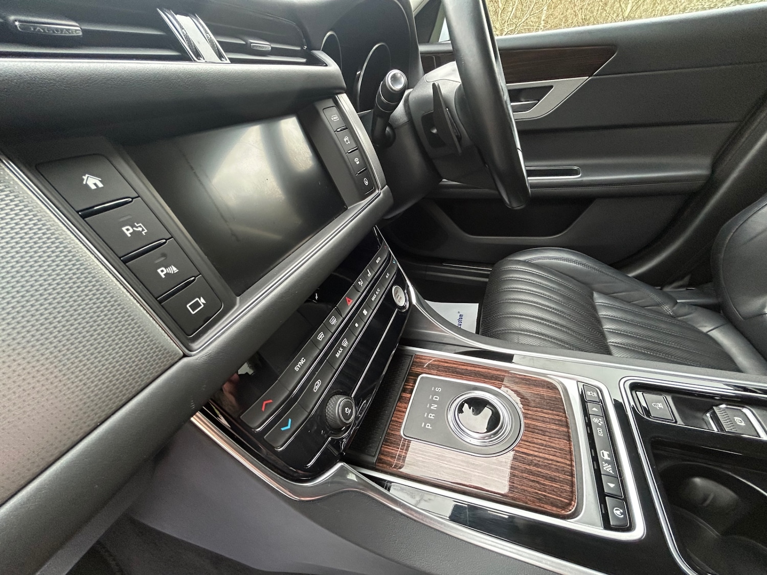 Used Jaguar XF 2017 for sale - 77735901: Photo 25