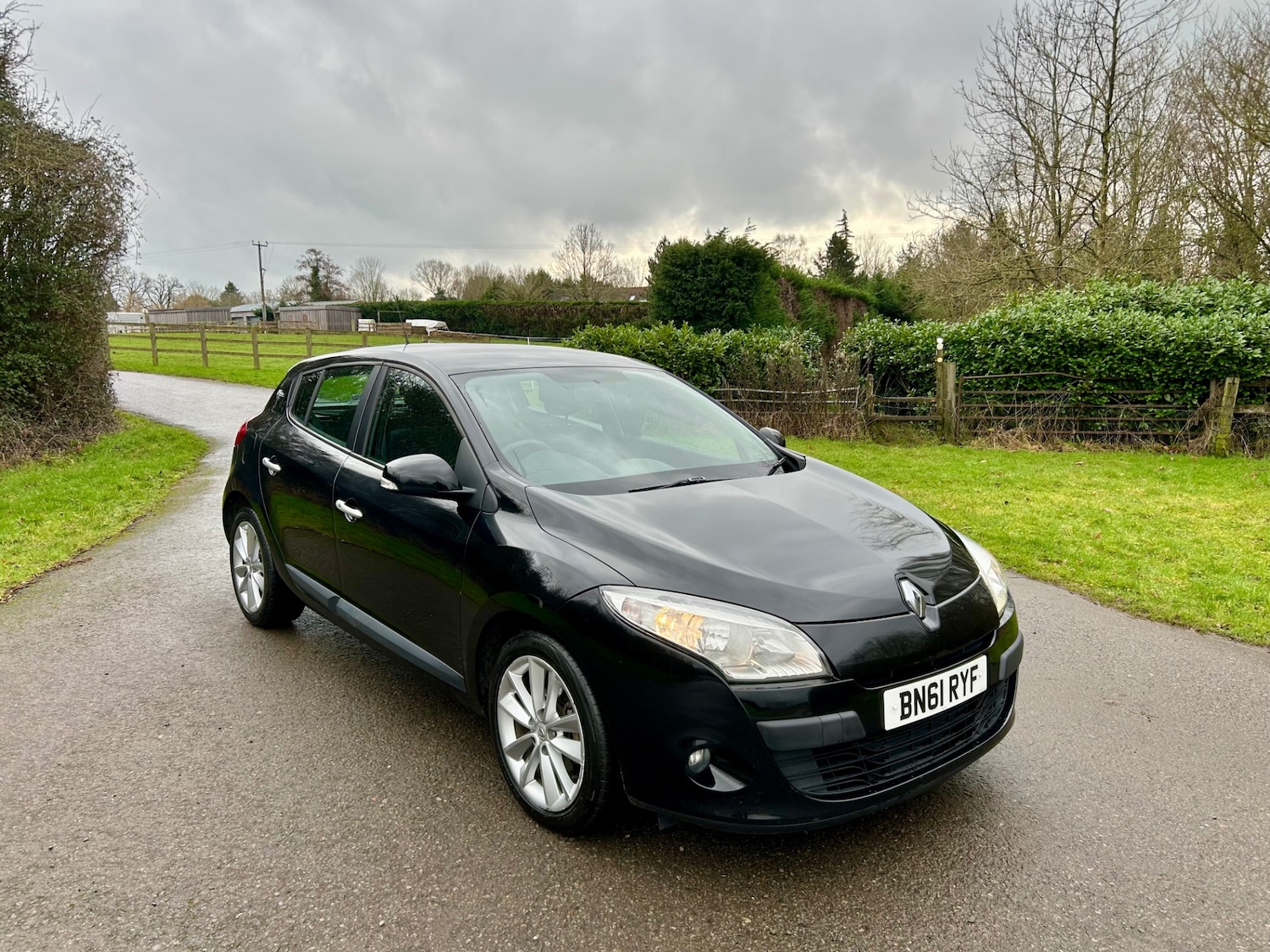 Used Renault Megane 2011 for sale - 77539910: Photo 2