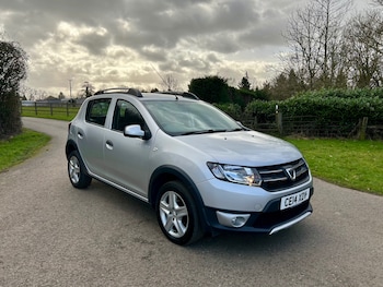 Used Dacia Sandero Stepway 2014 for sale - 77682218: Photo