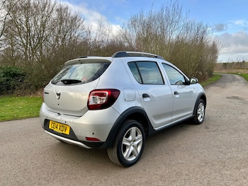 Used Dacia Sandero Stepway 2014 for sale - 77682218: Photo