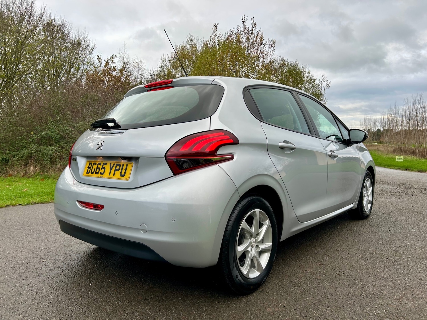 Used Peugeot 208 2015 for sale - 76951349: Photo 12