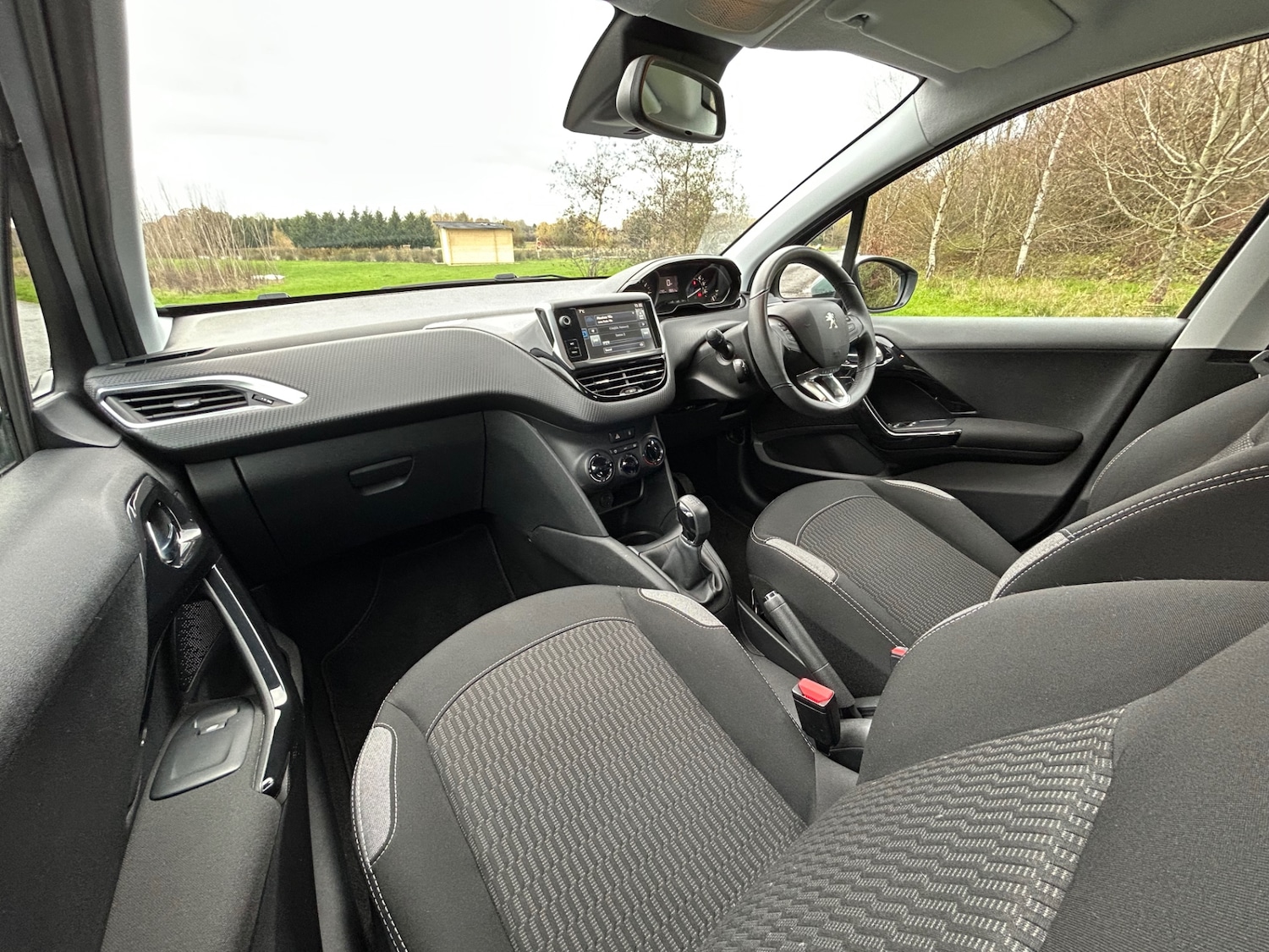 Used Peugeot 208 2015 for sale - 76951349: Photo 19