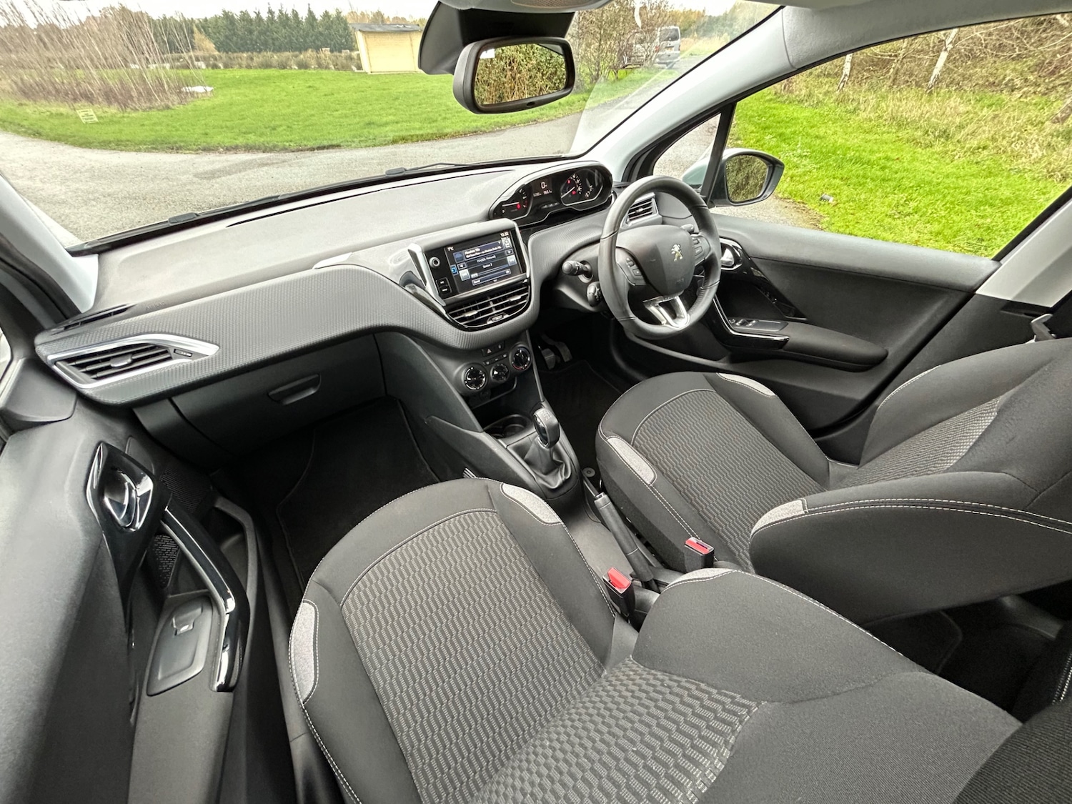 Used Peugeot 208 2015 for sale - 76951349: Photo 20