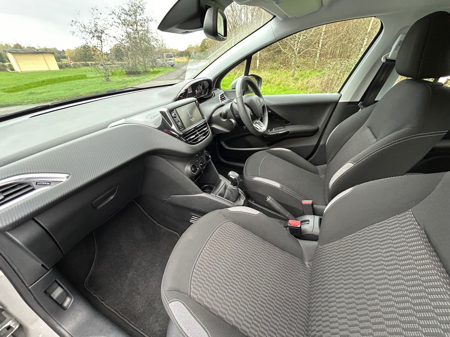 Used Peugeot 208 2015 for sale - 76951349: Photo 21