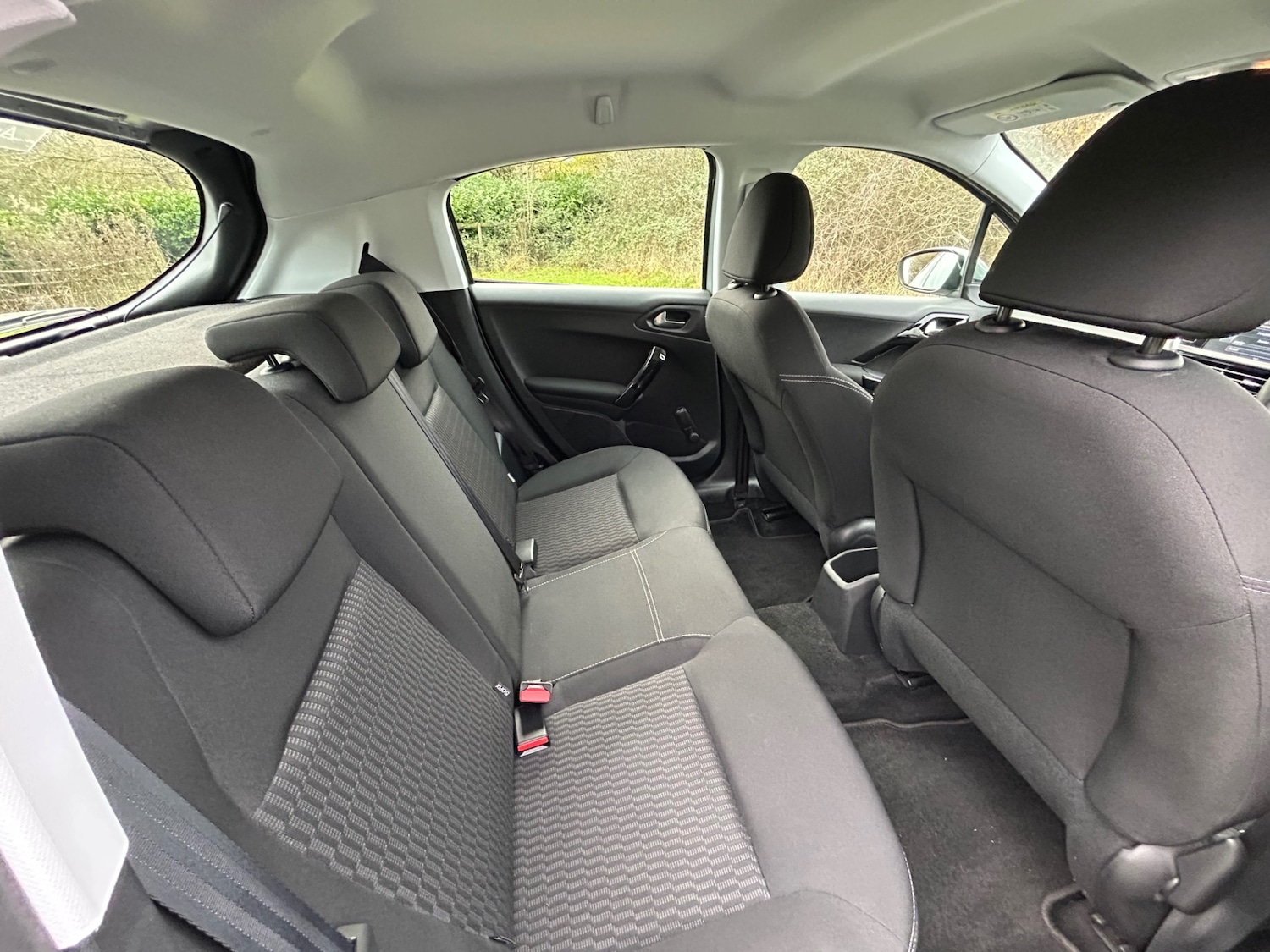 Used Peugeot 208 2015 for sale - 76951349: Photo 25