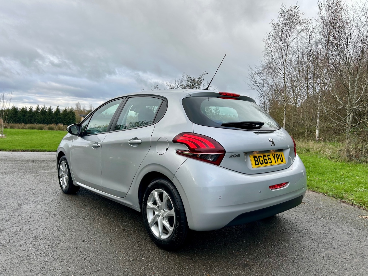 Used Peugeot 208 2015 for sale - 76951349: Photo 6