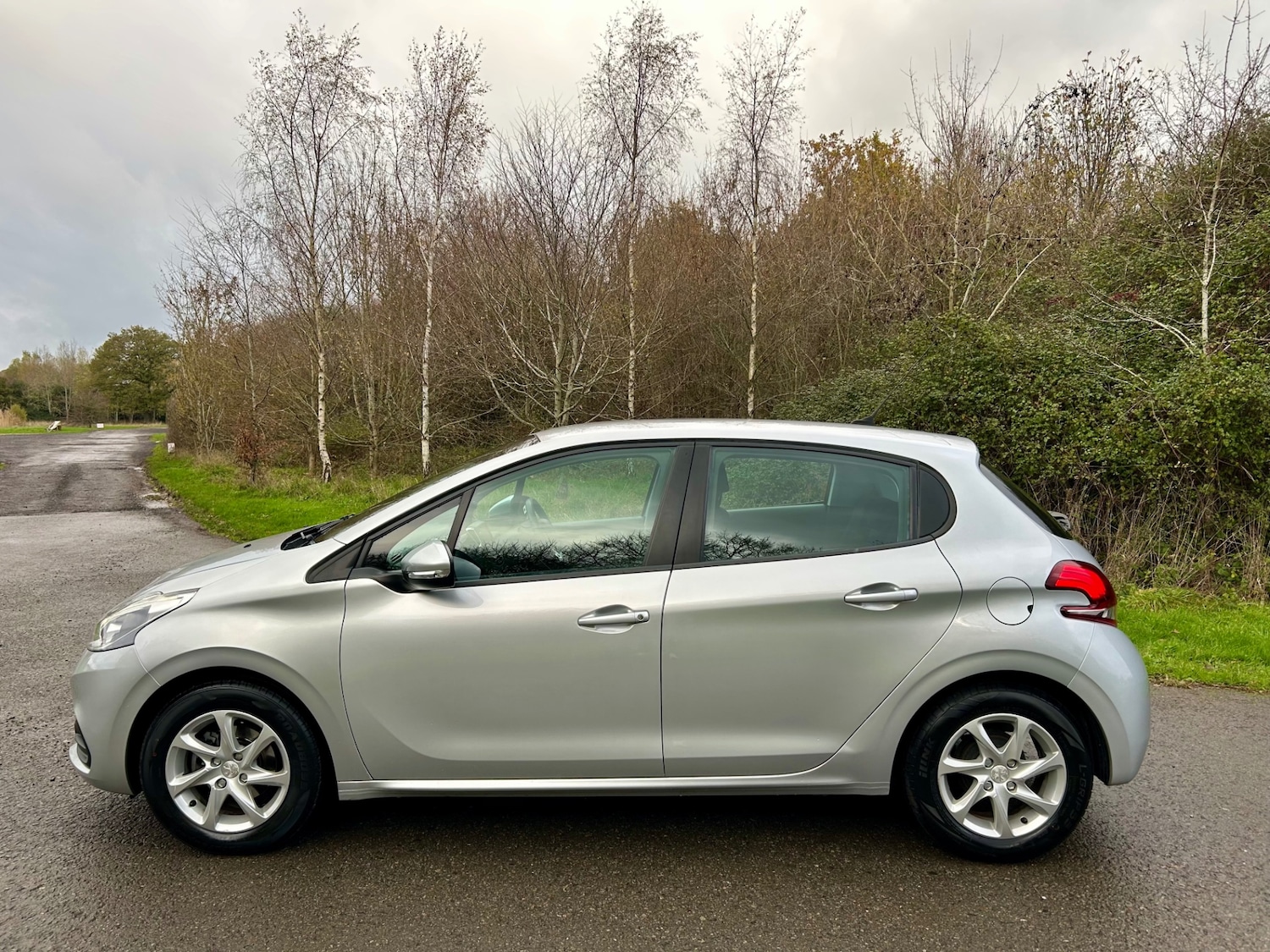 Used Peugeot 208 2015 for sale - 76951349: Photo 8