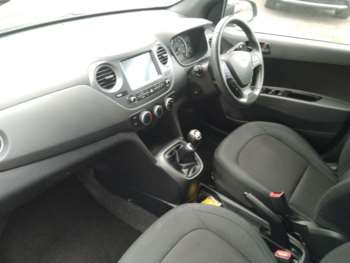 Used Hyundai i10 2019 for sale - 75109481: Photo