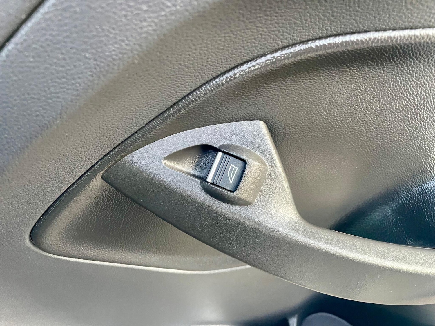 Used Ford Kuga 2015 for sale - 78190690: Photo 40