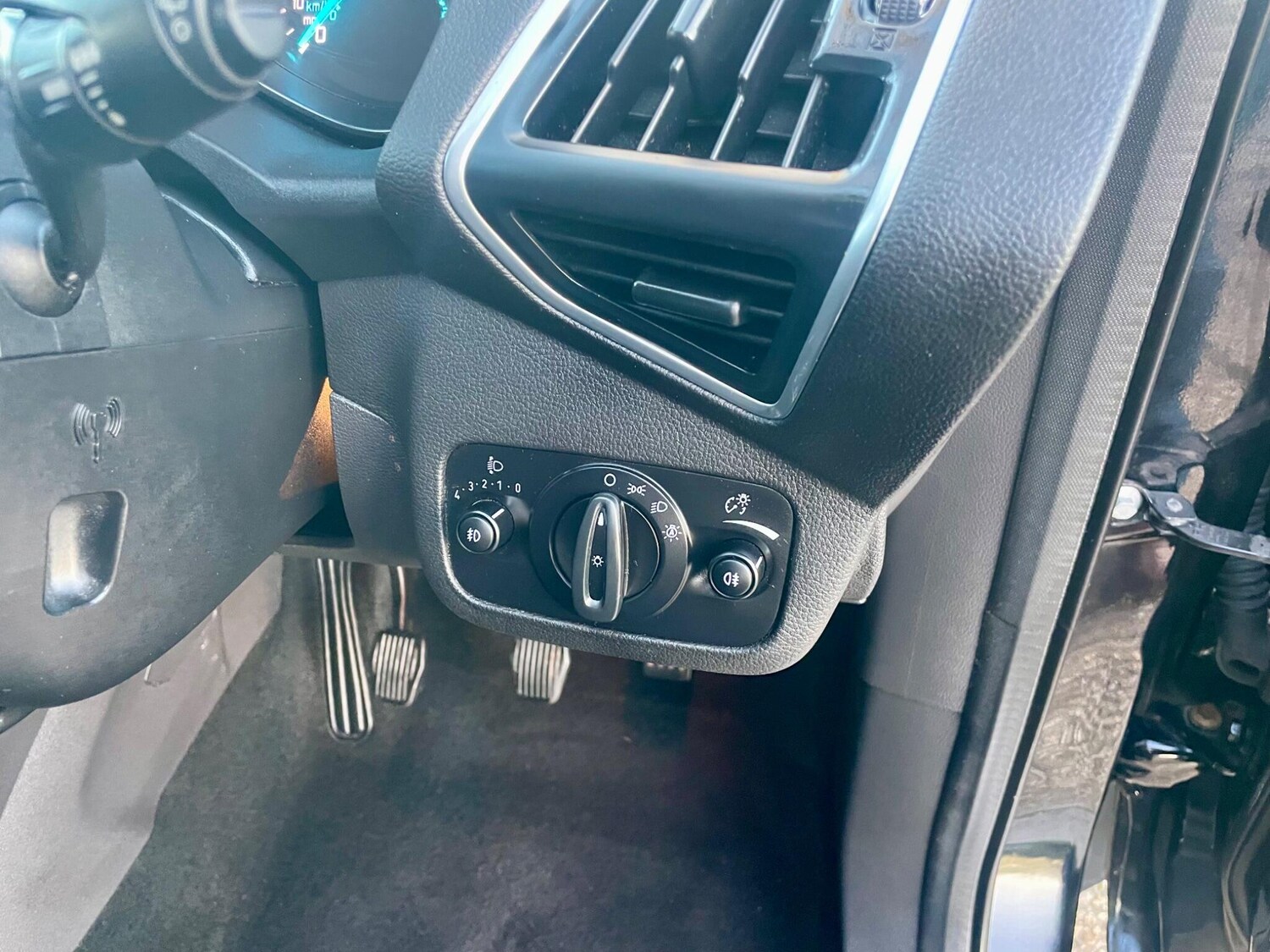 Used Ford Kuga 2015 for sale - 78190690: Photo 43