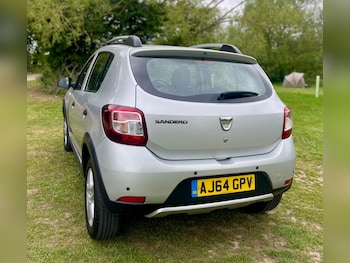 Used Dacia Sandero Stepway 2015 for sale - 78535330: Photo