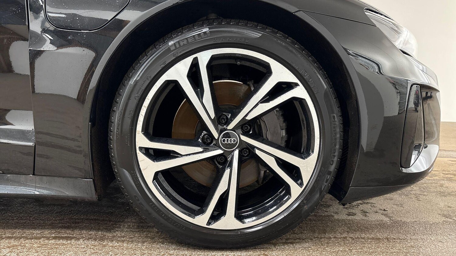 Used Audi e-tron GT 2022 for sale - 77463099: Photo 8