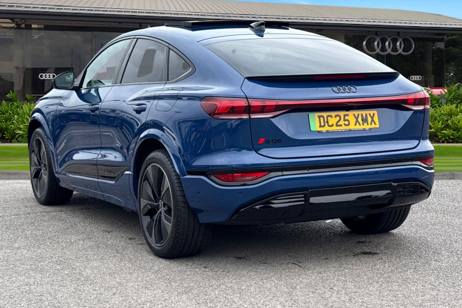 Used Audi e-tron 2025 for sale - 76595828: Photo 2