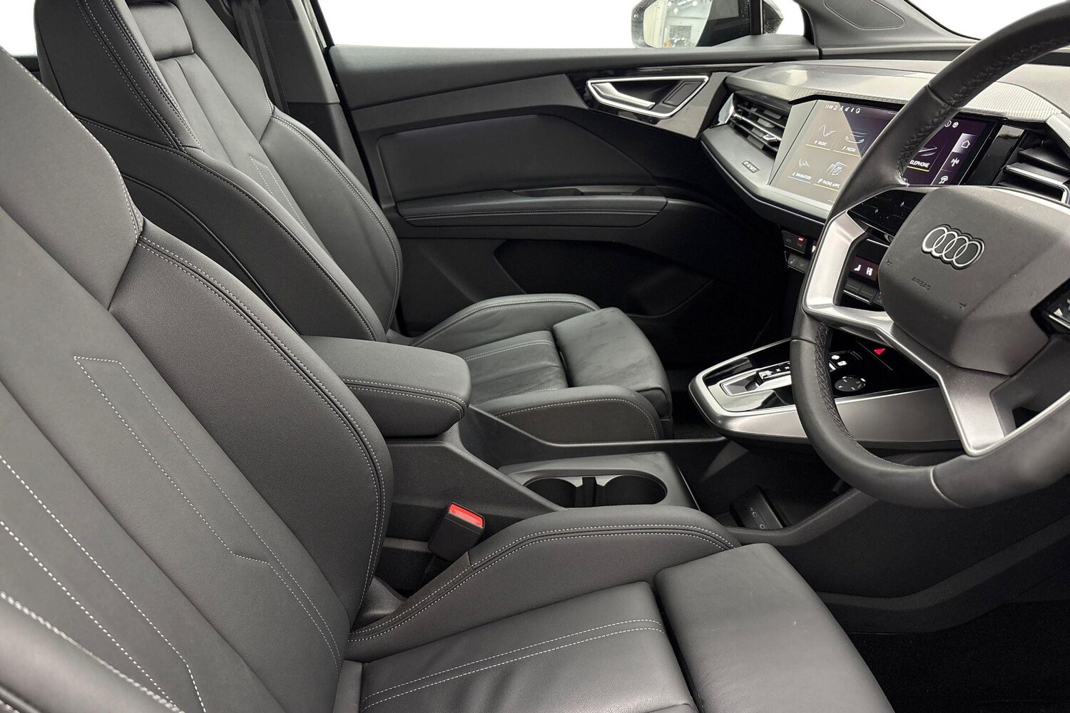 Used Audi Q4 e-tron 2025 for sale - 77340964: Photo 7