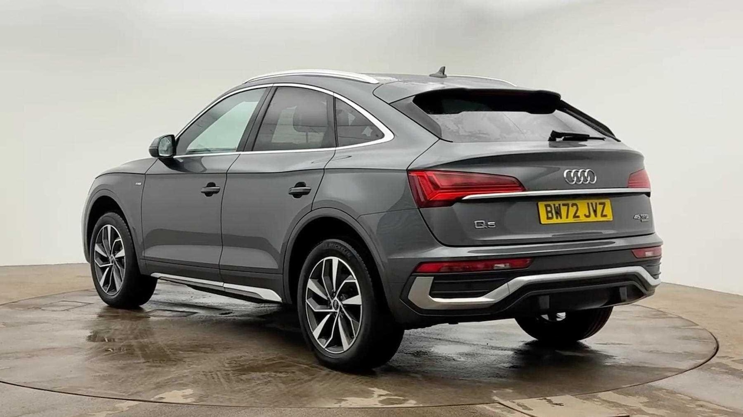 Used Audi Q5 2023 for sale - 77834904: Photo 2