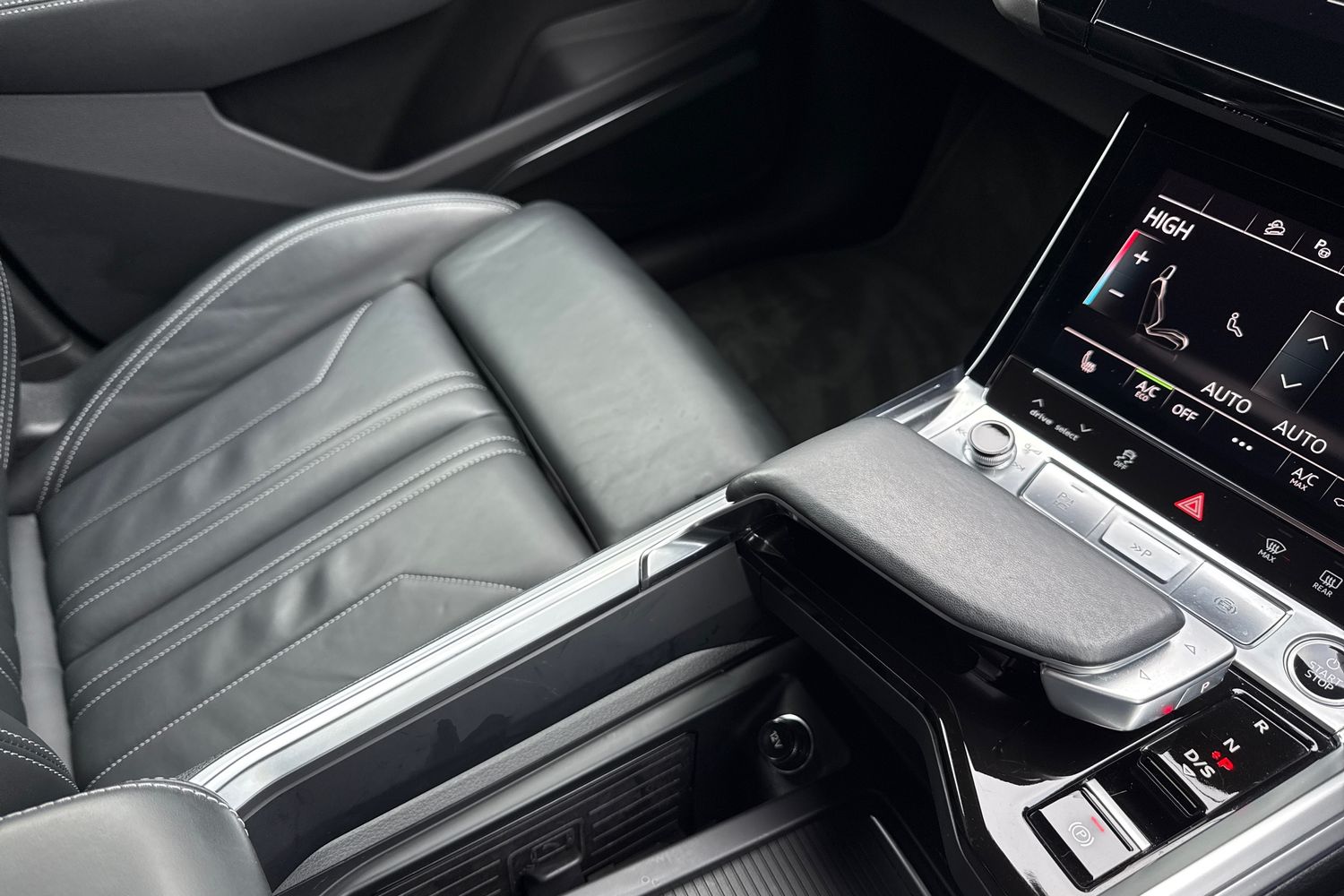 Used Audi Q8 e-tron 2024 for sale - 77407588: Photo 15