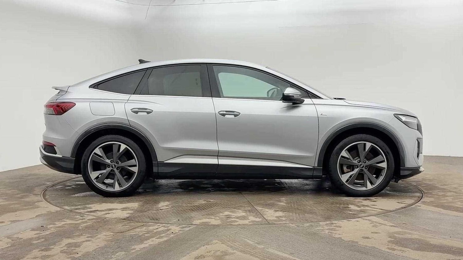 Used Audi Q4 e-tron 2022 for sale - 78029475: Photo 3