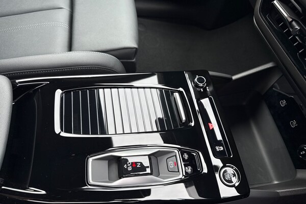 Used Audi Q6 e-tron 2025 for sale - 74928093: Photo 54