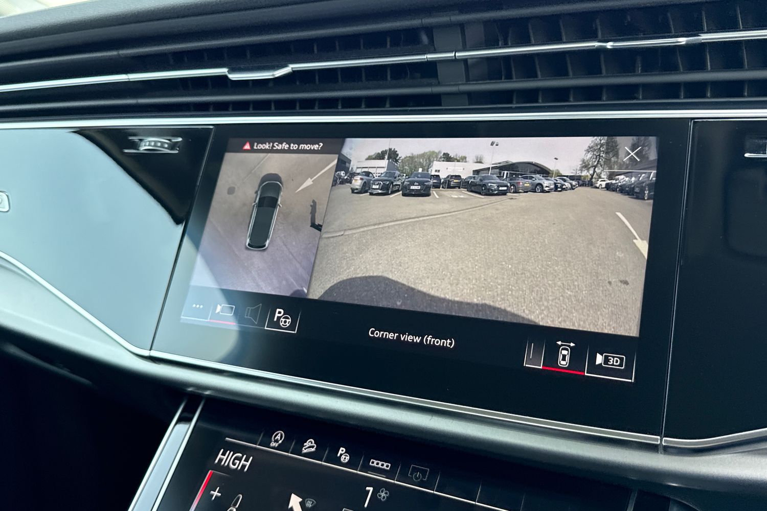 Used Audi Q7 2023 for sale - 78209493: Photo 32