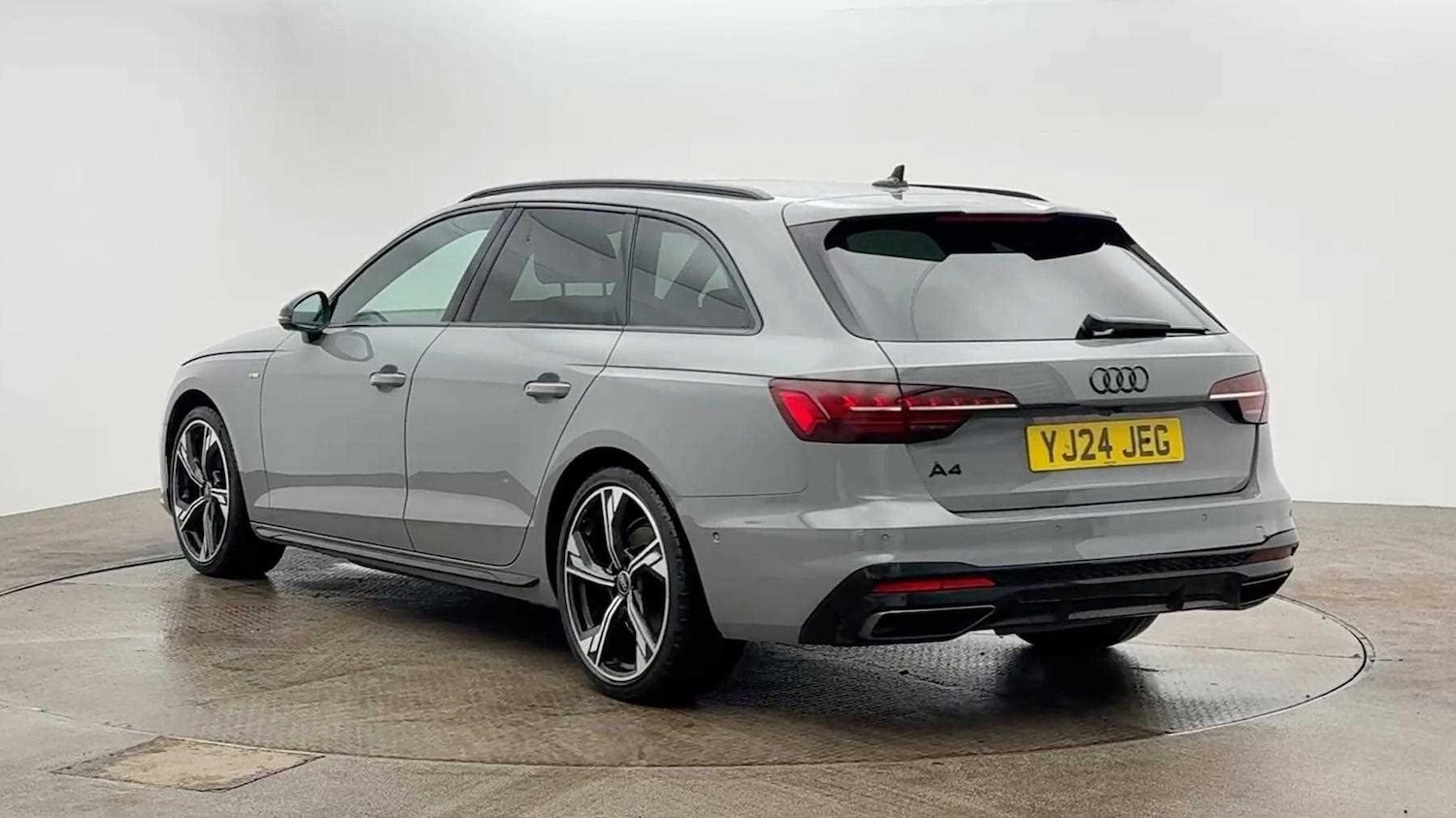 Used Audi A4 2024 for sale - 77897675: Photo 2