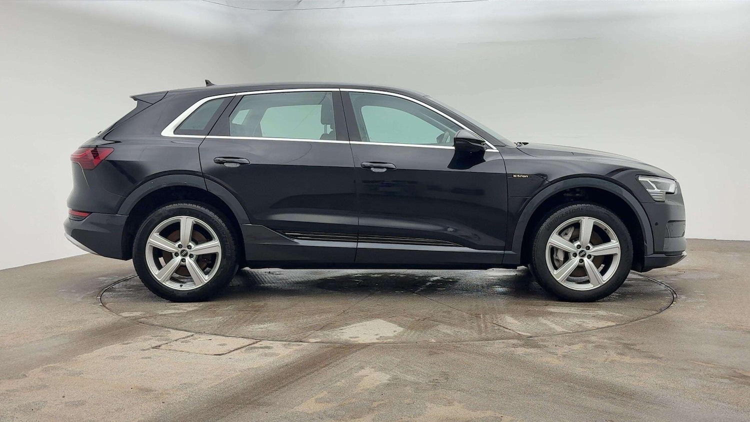 Used Audi e-tron 2021 for sale - 77313025: Photo 3