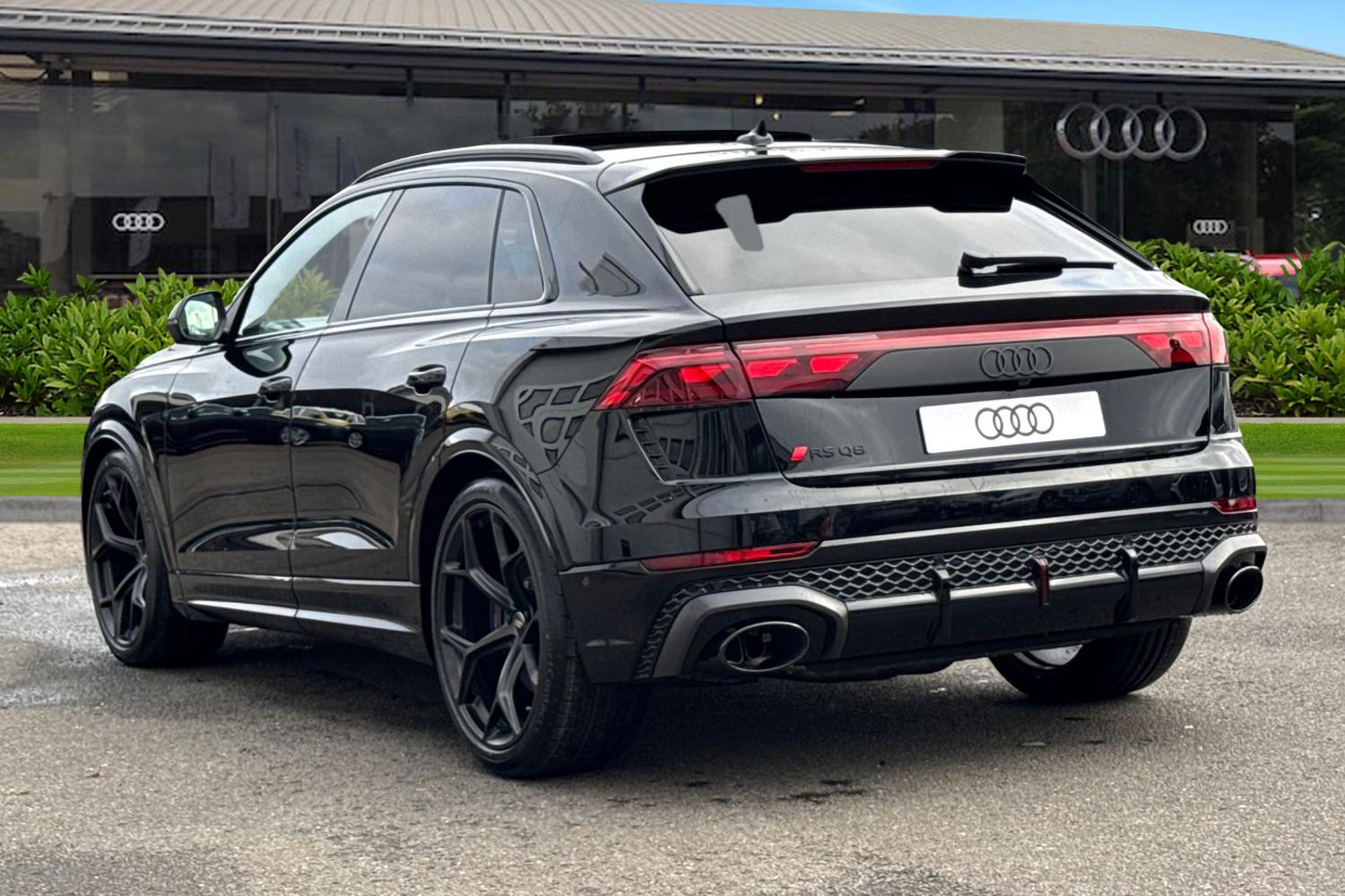 Used Audi RS Q8 2026 for sale - 77842816: Photo 2