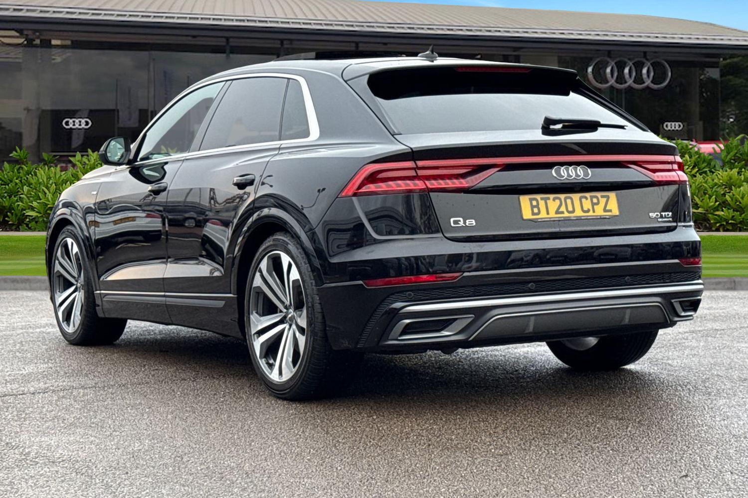 Used Audi Q8 2020 for sale - 76836402: Photo 2