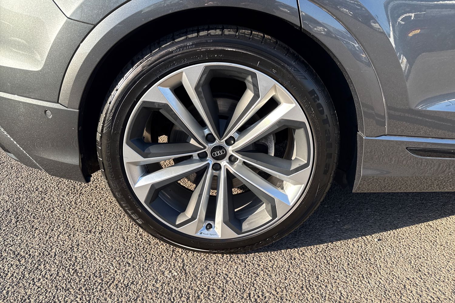 Used Audi Q8 2023 for sale - 77943704: Photo 24