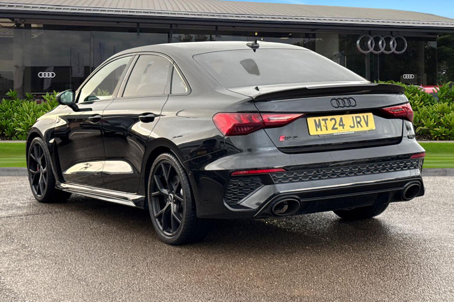 Used Audi RS3 2024 for sale - 77187543: Photo 2