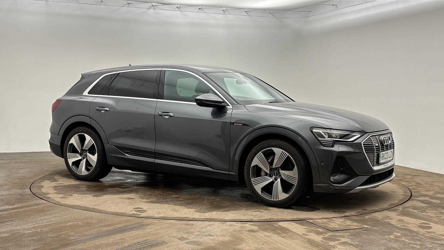 Used Audi e-tron 2023 for sale - 77820336: Photo 11