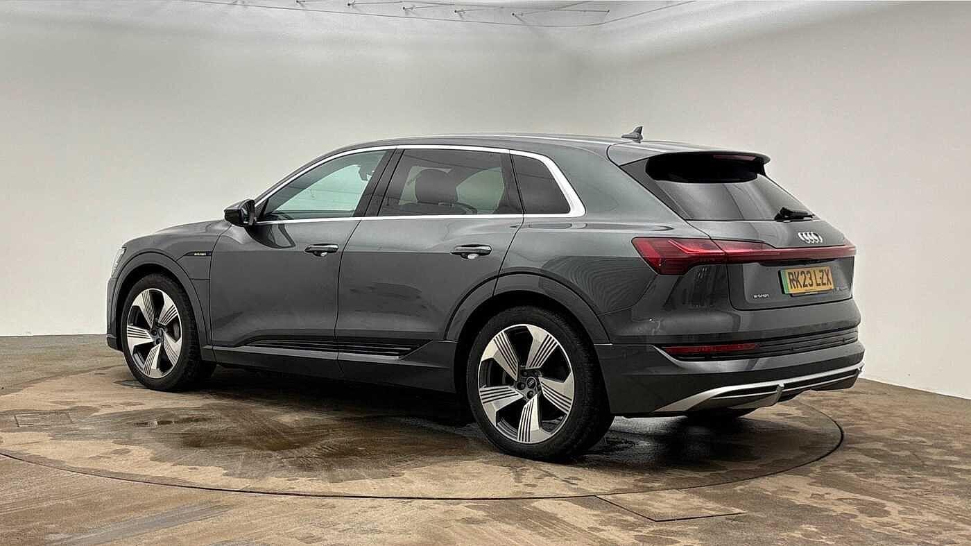 Used Audi e-tron 2023 for sale - 77820336: Photo 2