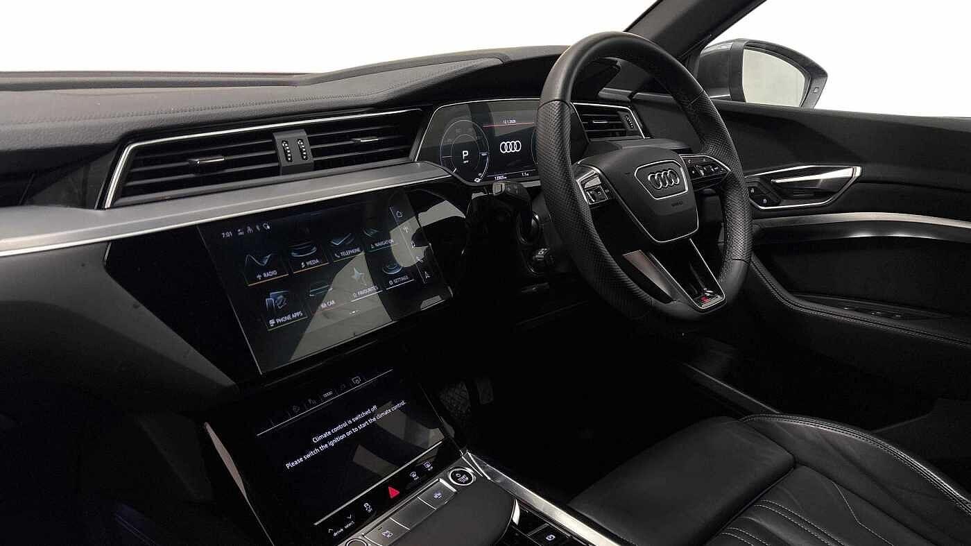 Used Audi e-tron 2023 for sale - 77820336: Photo 6