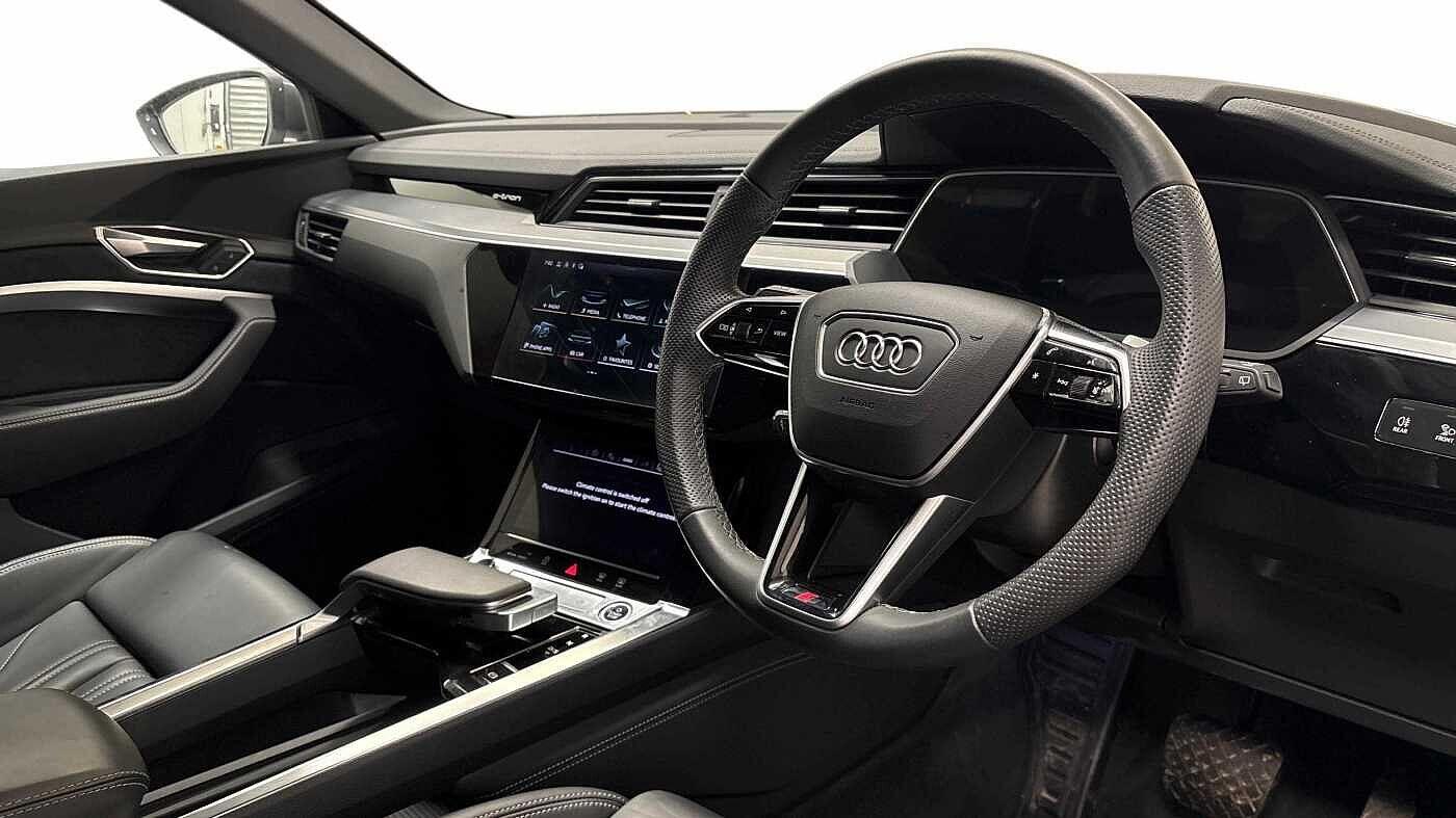 Used Audi e-tron 2023 for sale - 77820336: Photo 7