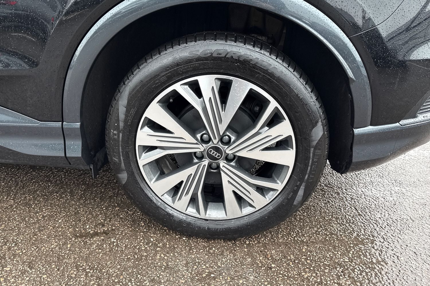 Used Audi Q4 e-tron 2025 for sale - 77983426: Photo 13