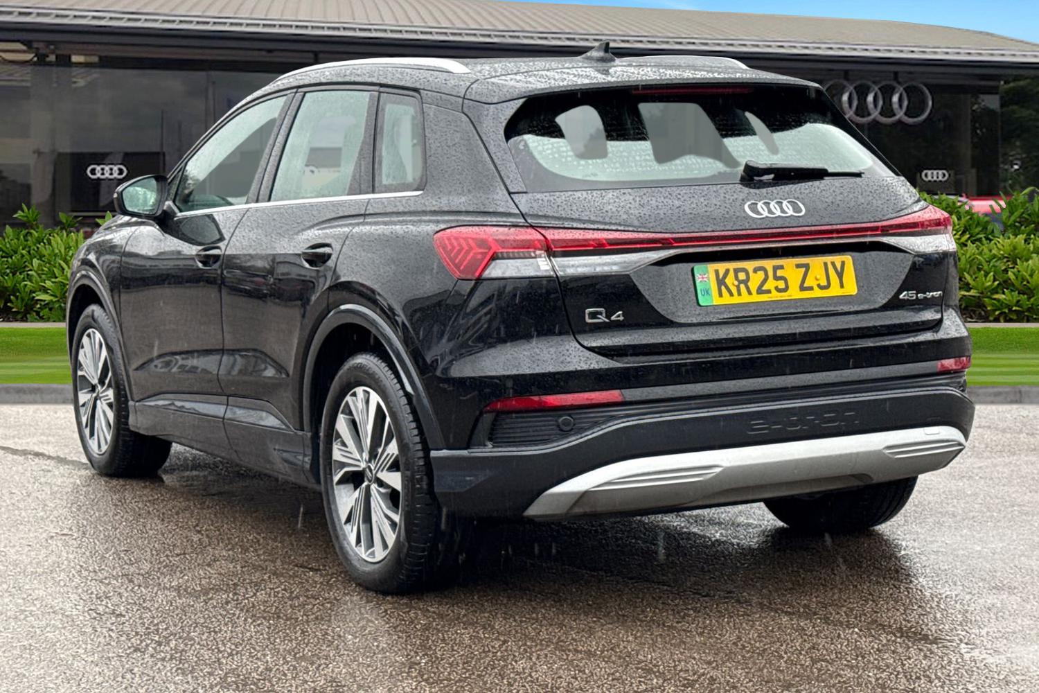 Used Audi Q4 e-tron 2025 for sale - 77983426: Photo 2