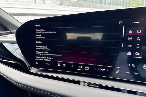 Used Audi Q6 e-tron 2025 for sale - 75272896: Photo 41